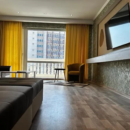 Apartman мирамар палас, роял апарт