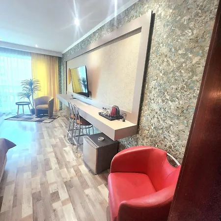 Apartman мирамар палас, роял апарт